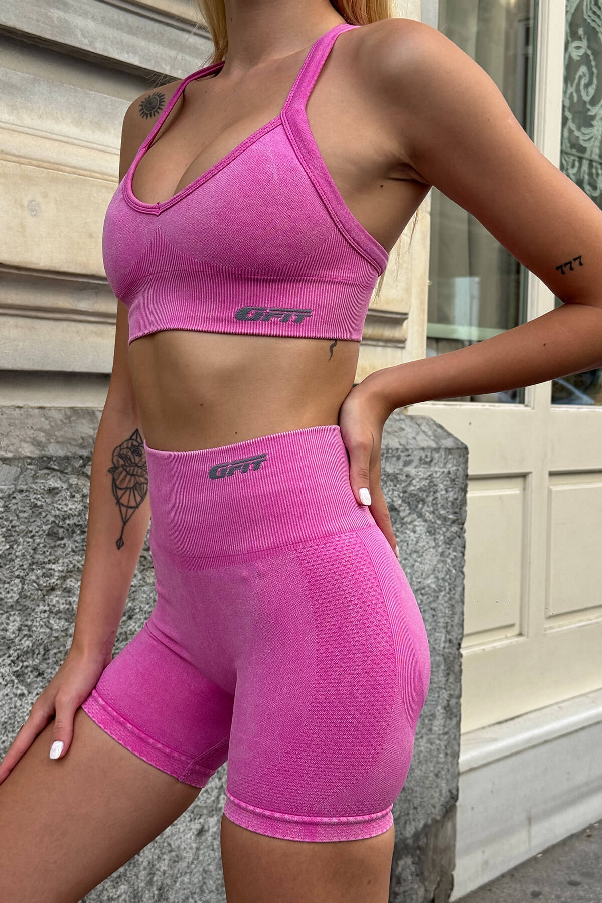 Prime FIT - Pembe Yüksek Bel Seamless Push-Up Toparlayıcı Şort Tayt
