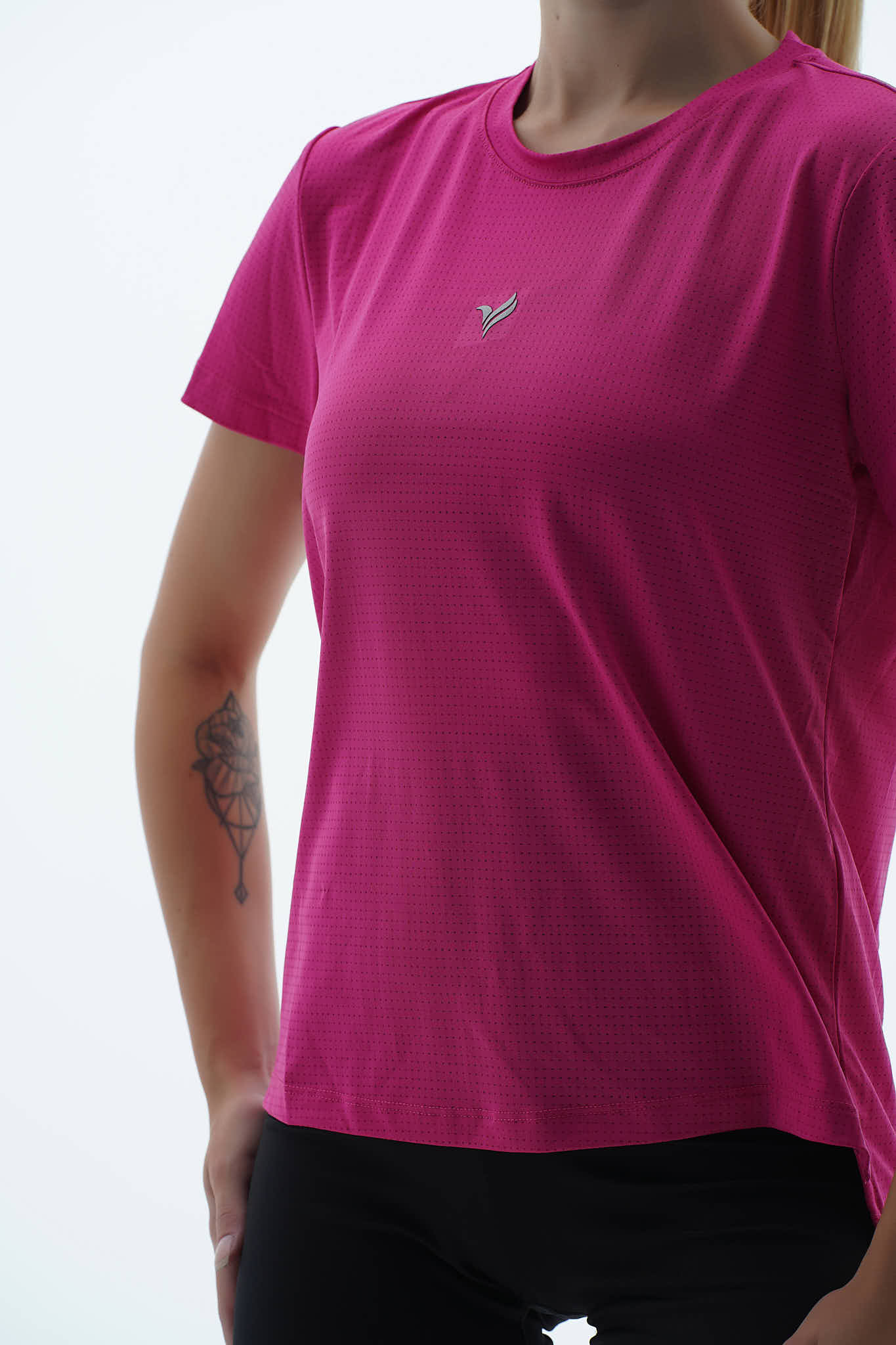 Flex Air - Neon Fuşya Rahat Kesim Kısa Kollu Kadın Spor Tişörtü
