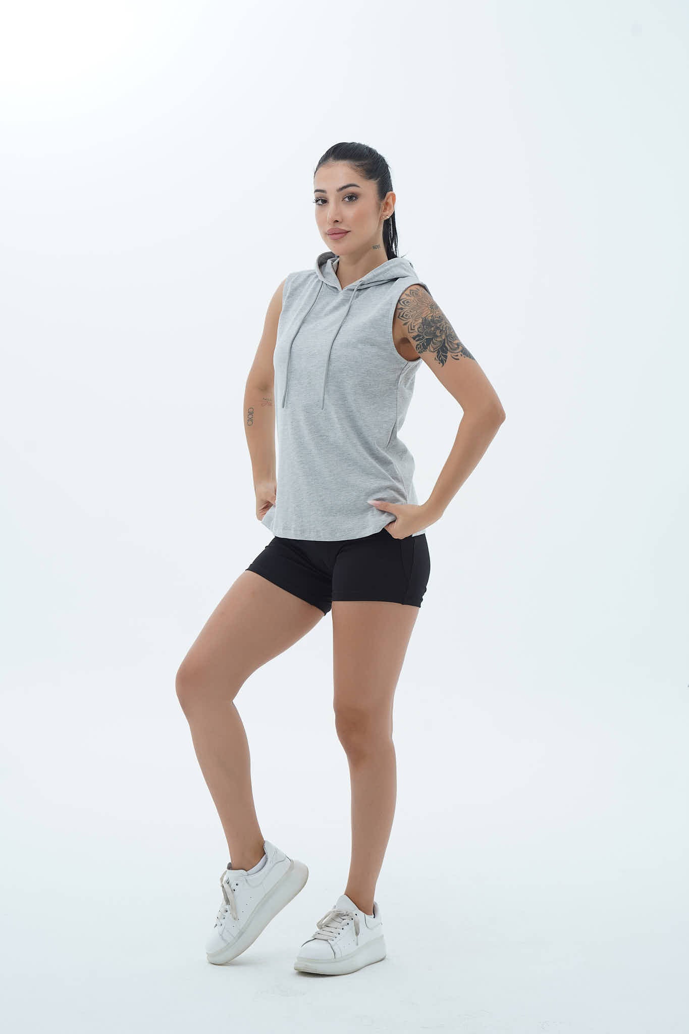 Pure Comfort - Gri Rahat Kesim Pamuklu Kapüşonlu Kadın Spor Atleti