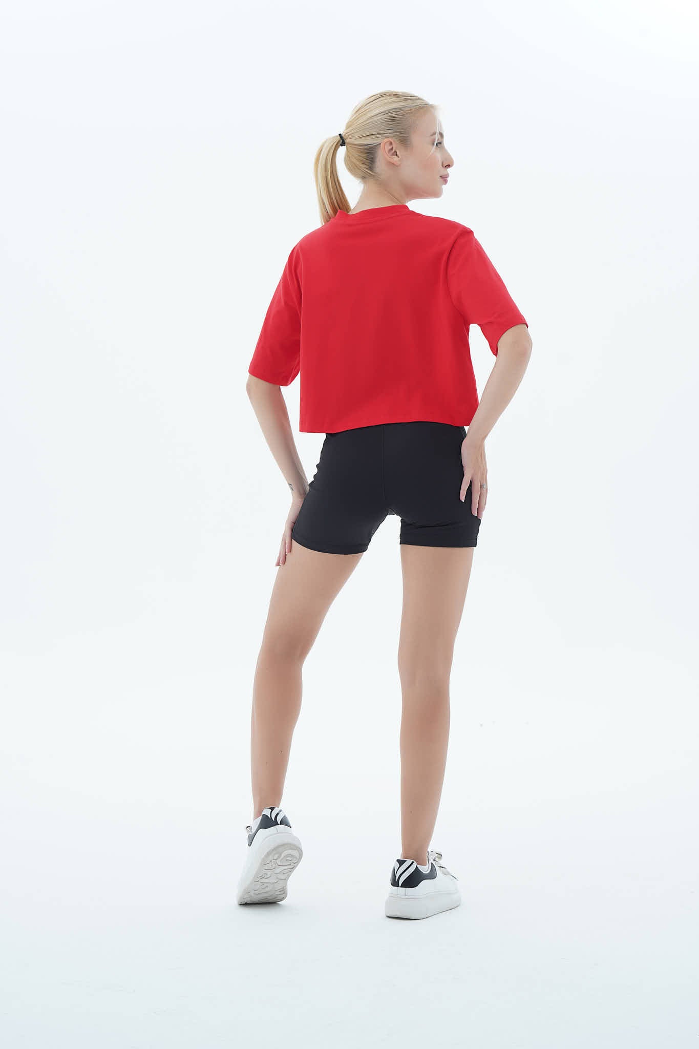 Pure Comfort - Kırmızı Rahat Kesim %100 Pamuklu Crop Tişört