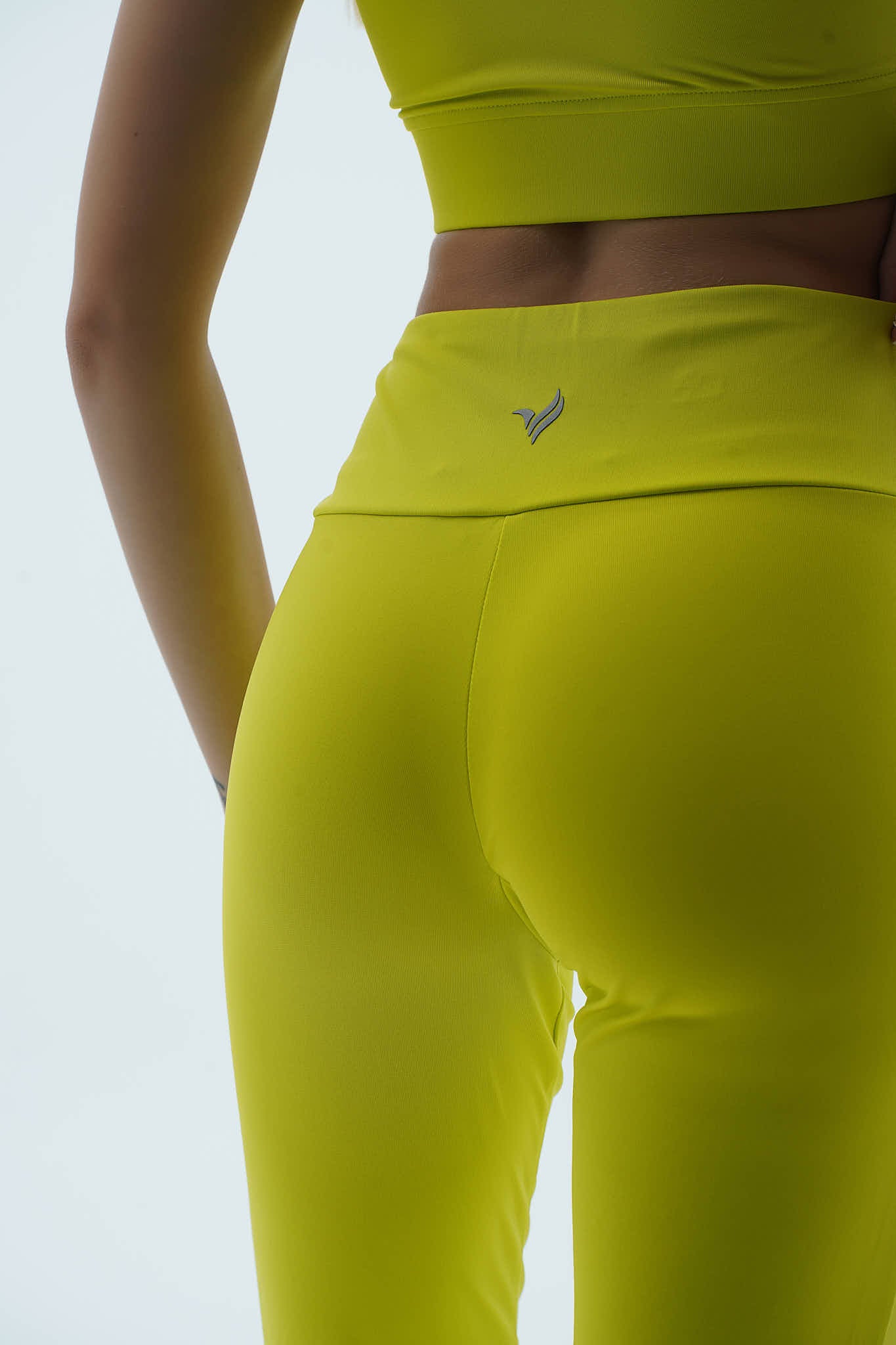 Aero Motion - Neon Sarı Yüksek Bel Push-Up Toparlayıcı İspanyol Paça Tayt