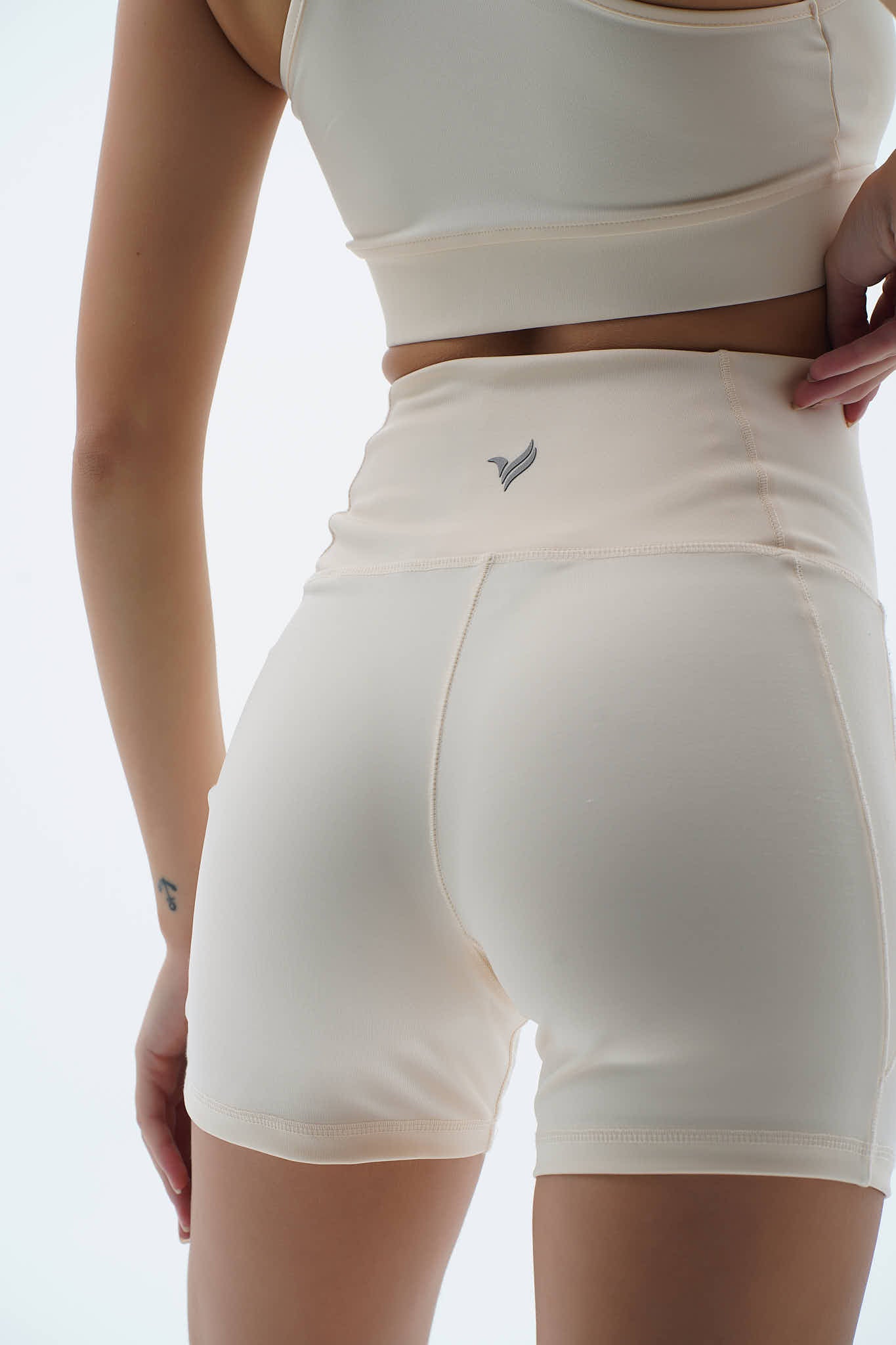 Aero Motion - Bej Yüksek Bel Push-Up Toparlayıcı Şort Tayt