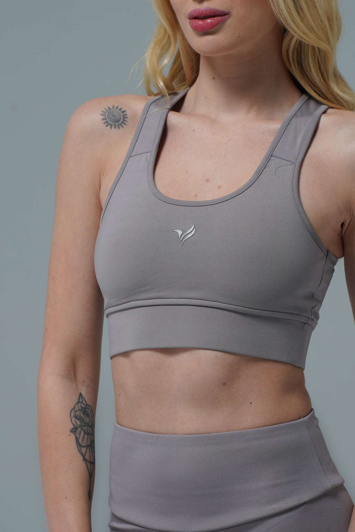 Aero Motion - Gri Geniş Askılı Kaplı ve Destekli Spor Sütyeni