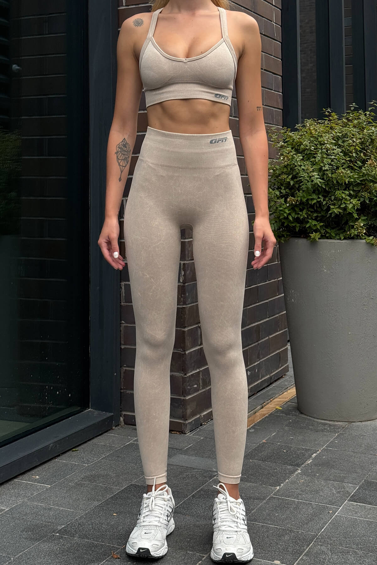 Prime FIT - Bej Çapraz Askılı Destekli Seamless Bra Sporcu Sütyeni